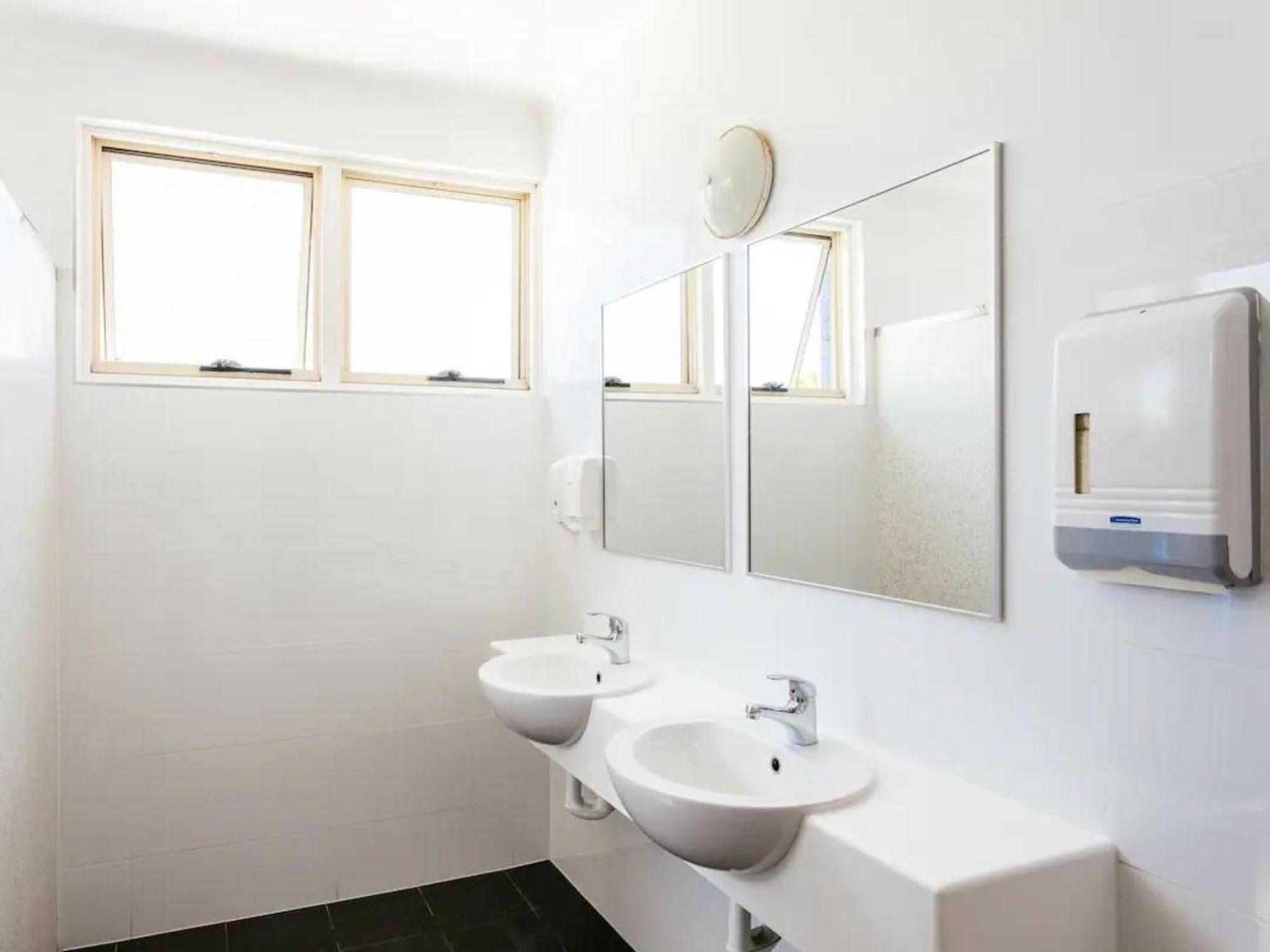 Six Degrees Boutique Hotel 3*